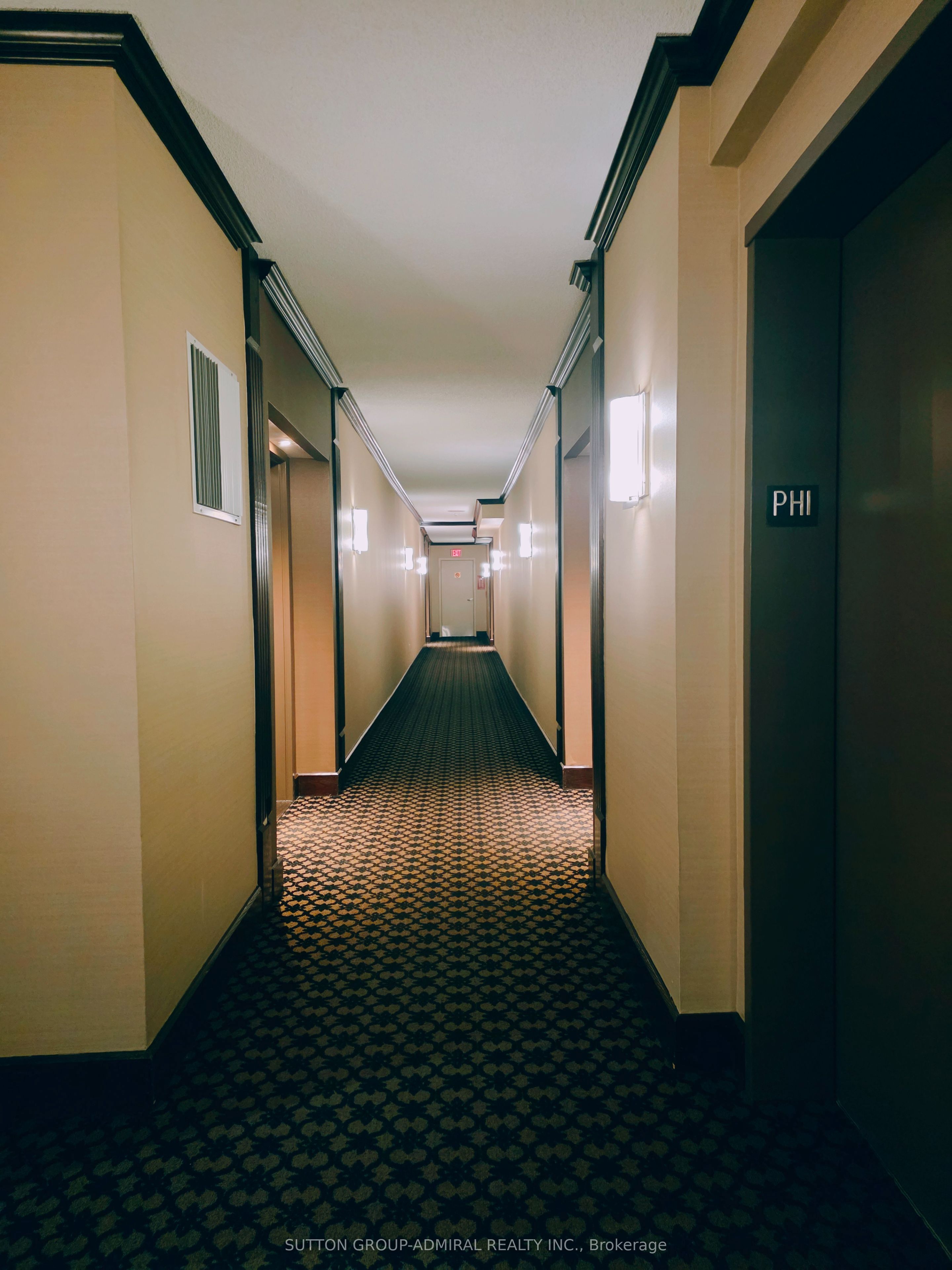 101 Subway Crescent Ph101