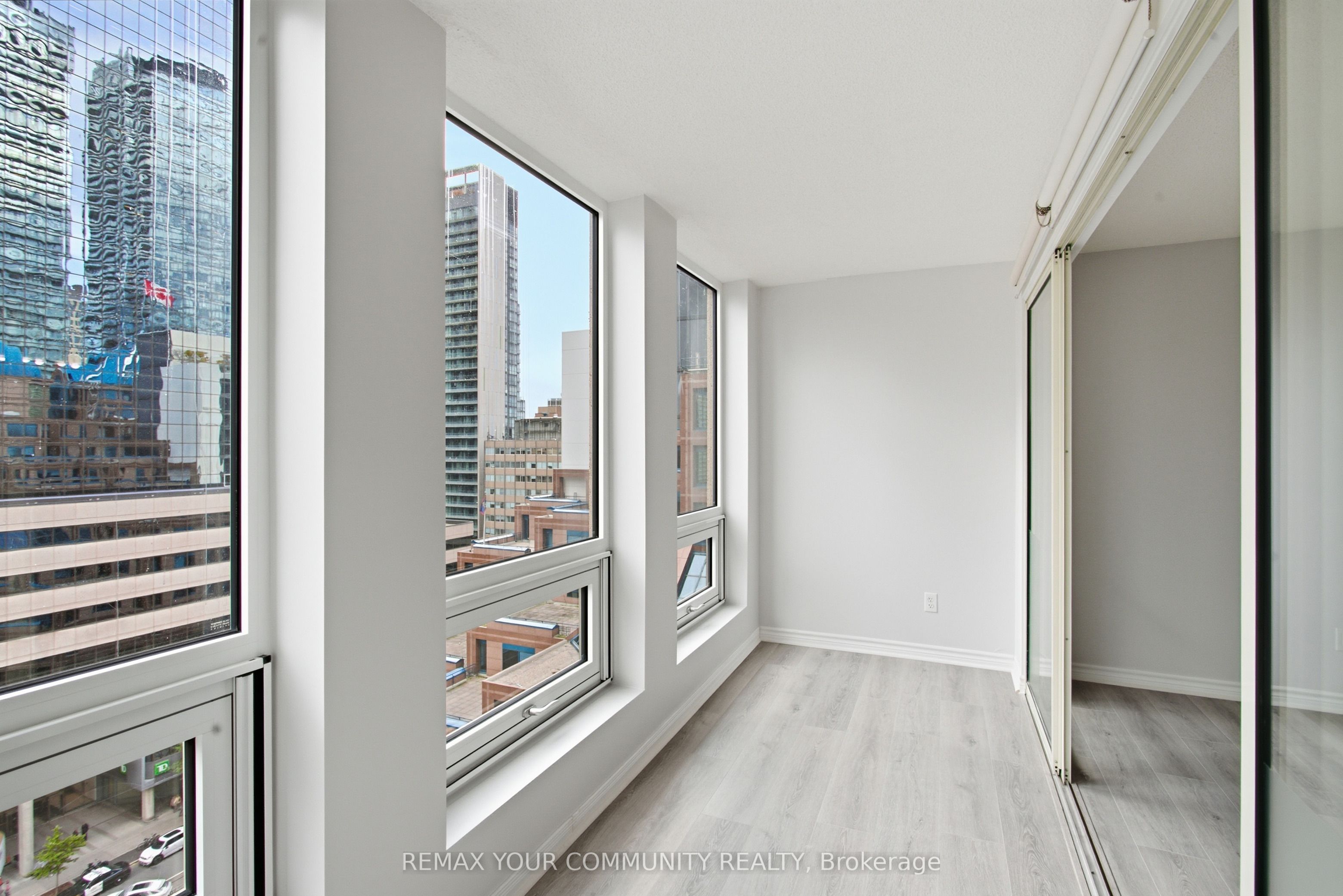 25 Grenville Street 1103