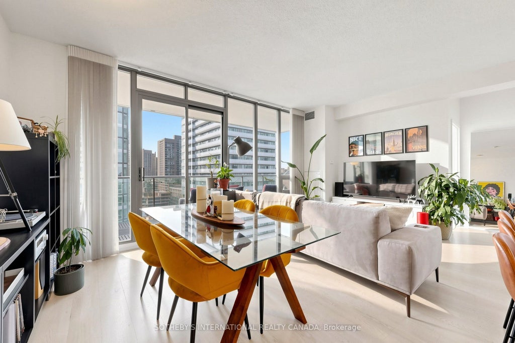 Photo of 33 Lombard Street #1606, Toronto, ON M5C 3H8 (MLS # C13752076)