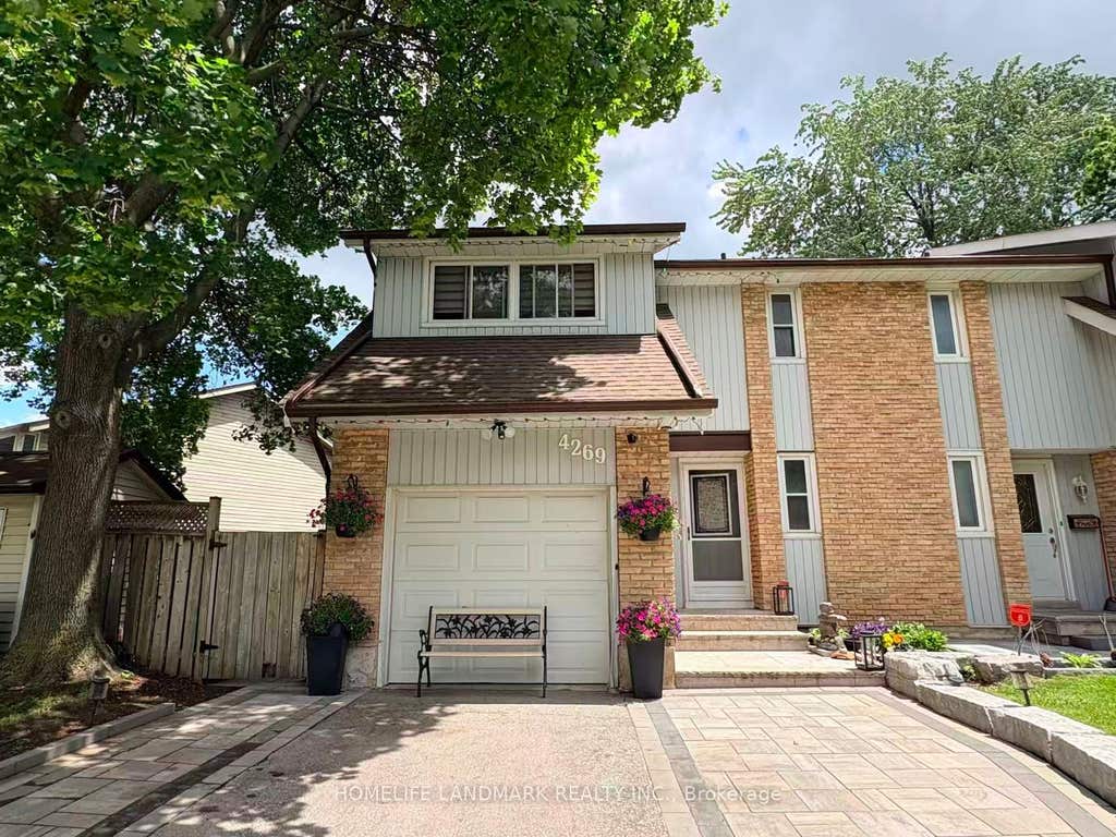 Photo of 4269 Gayling Gardens, Mississauga, ON L5L 1Z8 (MLS # W13712470)
