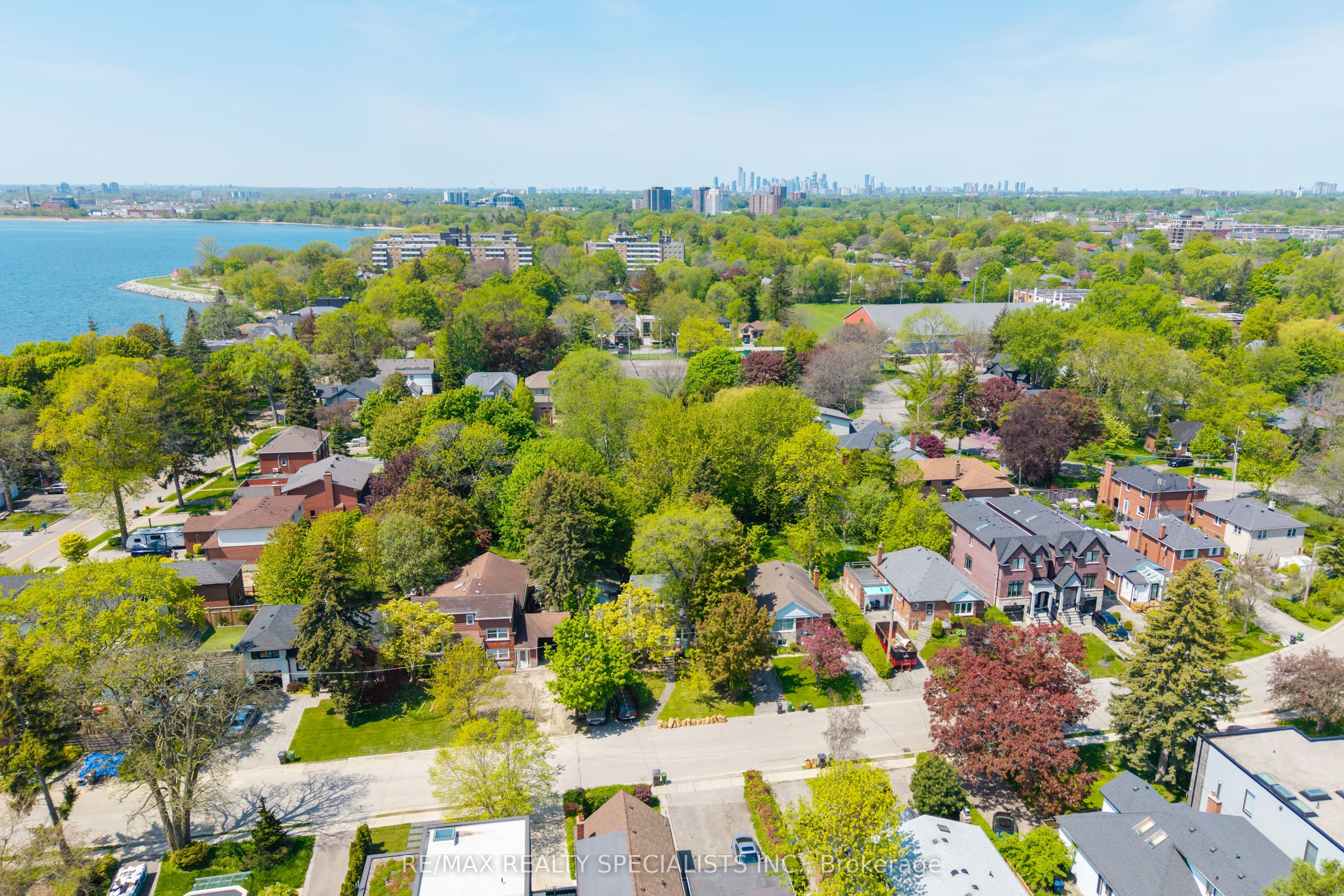 4 Elton Crescent