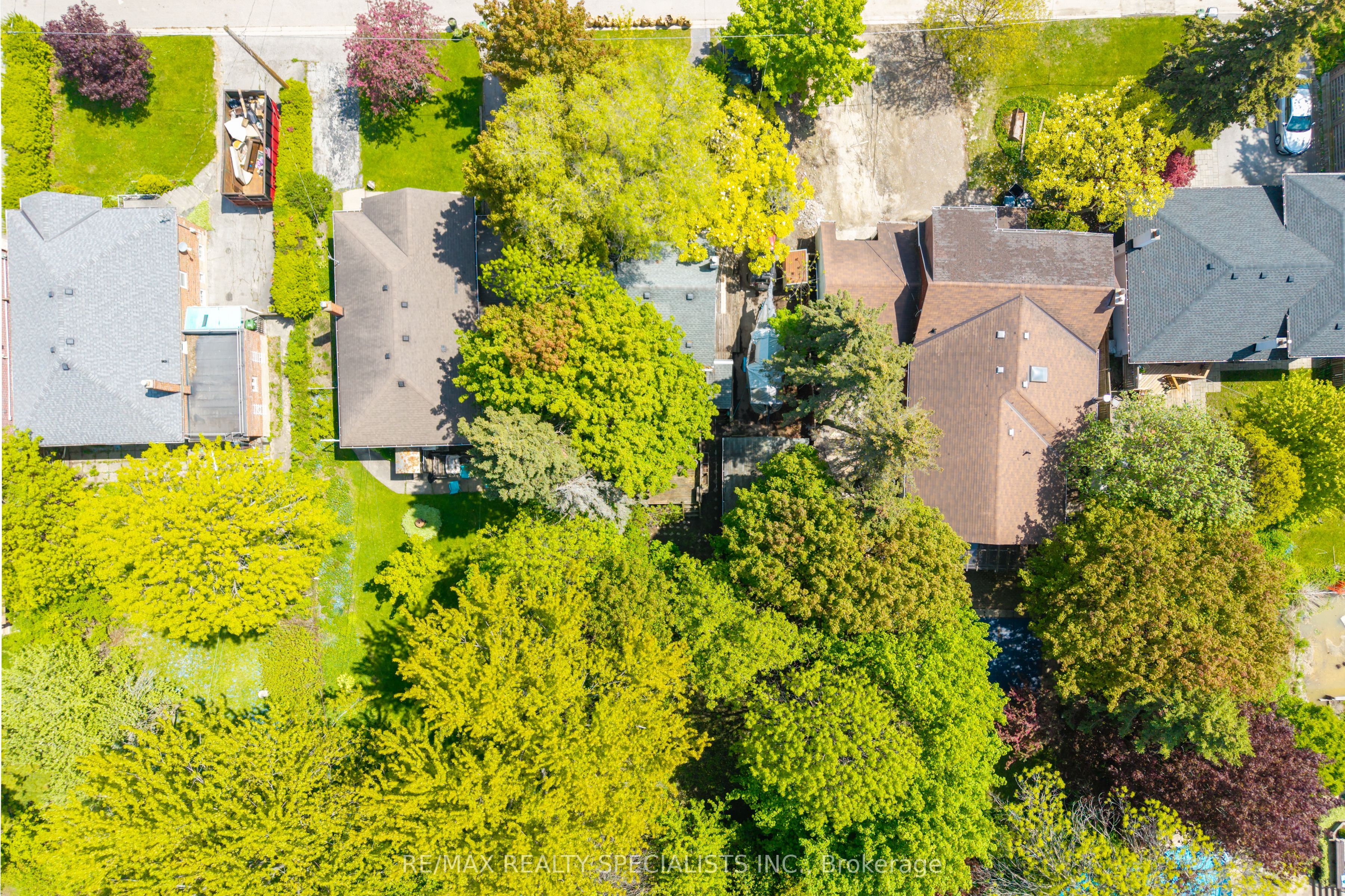 4 Elton Crescent