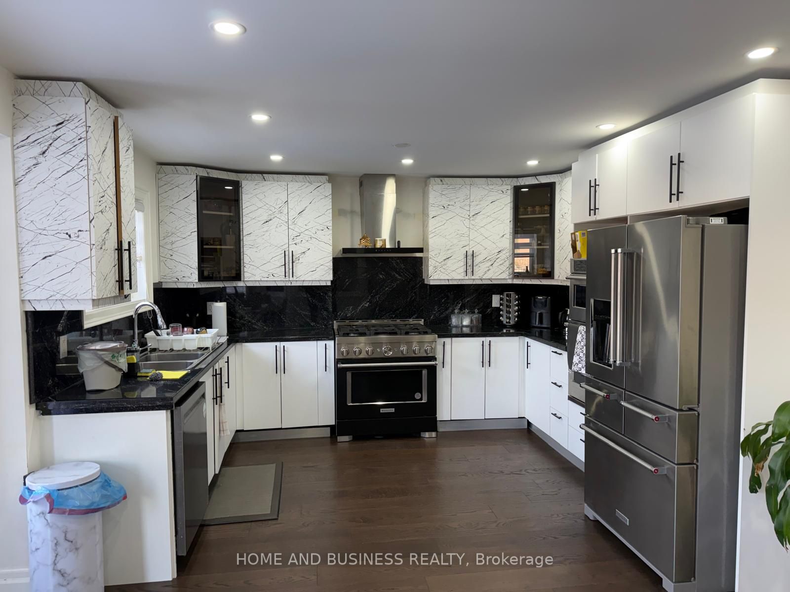 5807 Cornell Crescent