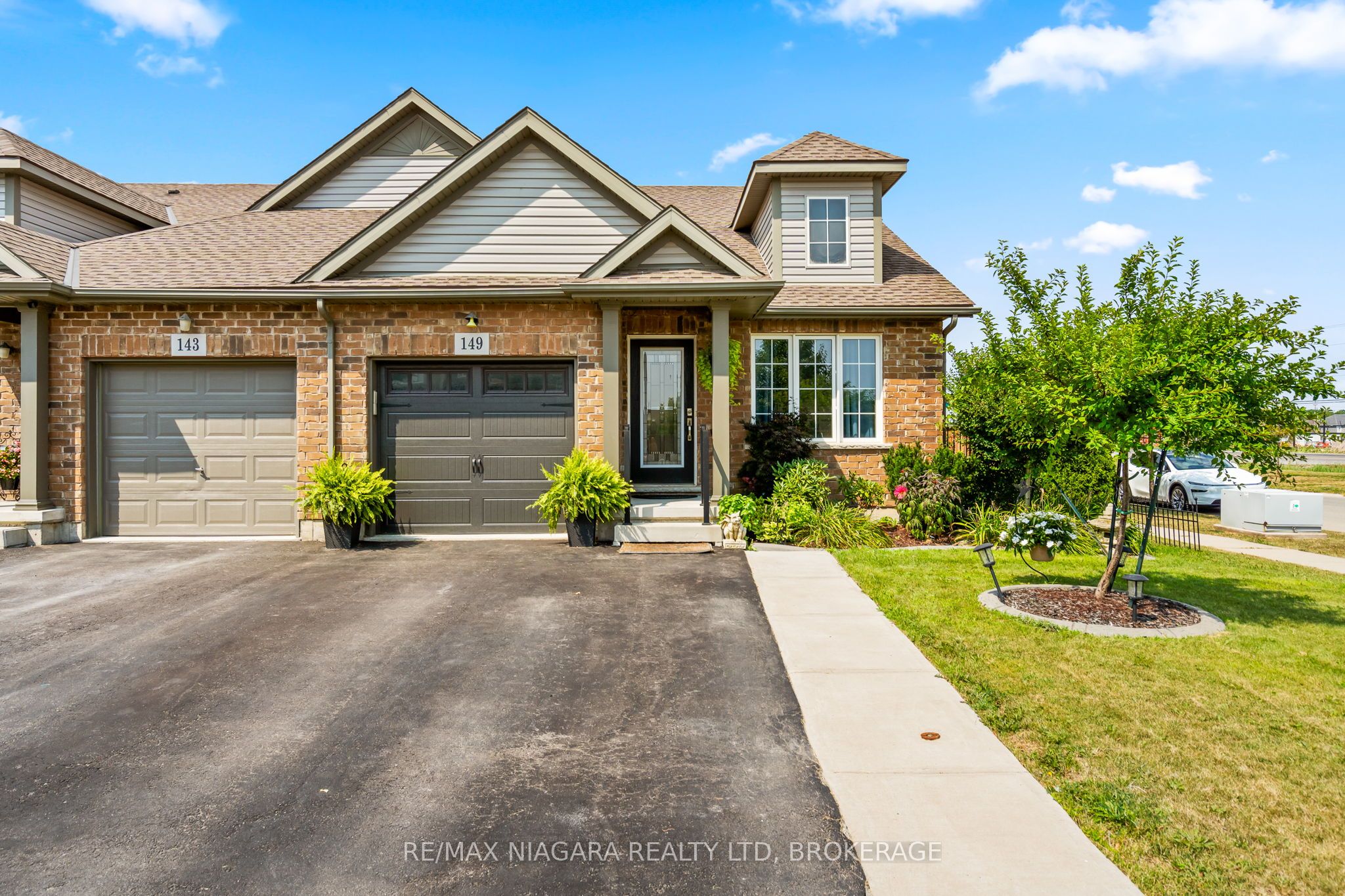 149 Roselawn Crescent