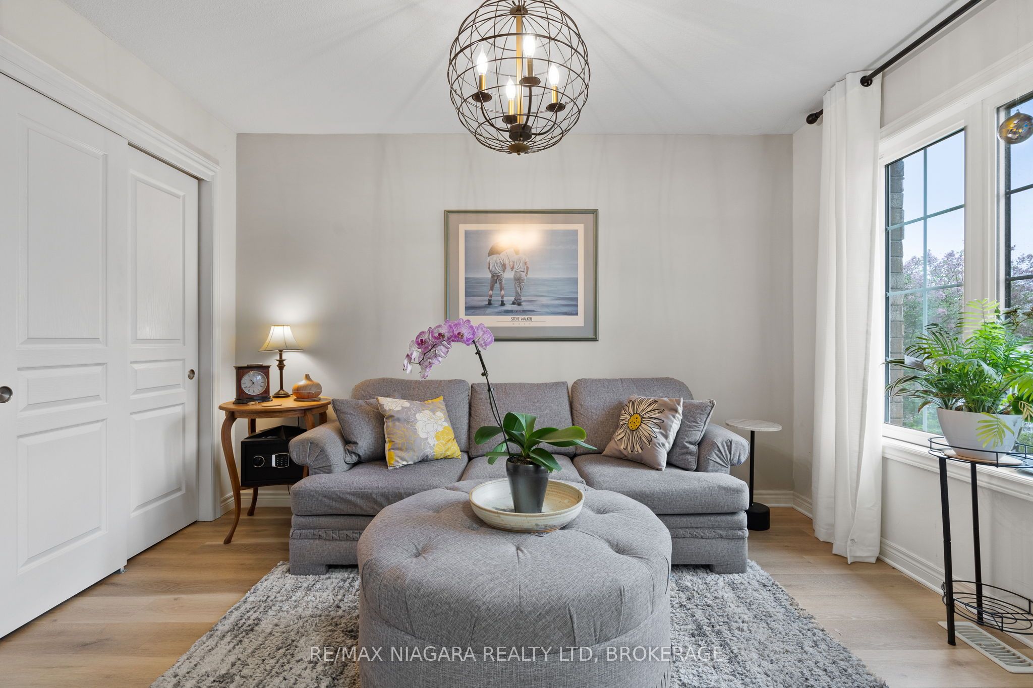 149 Roselawn Crescent