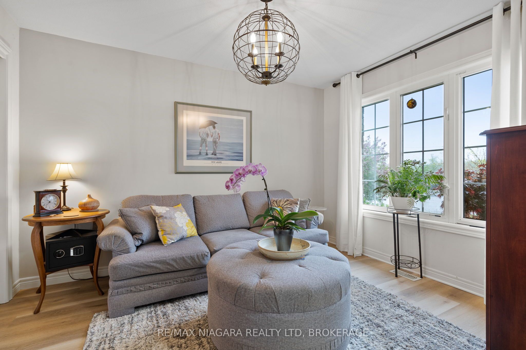 149 Roselawn Crescent