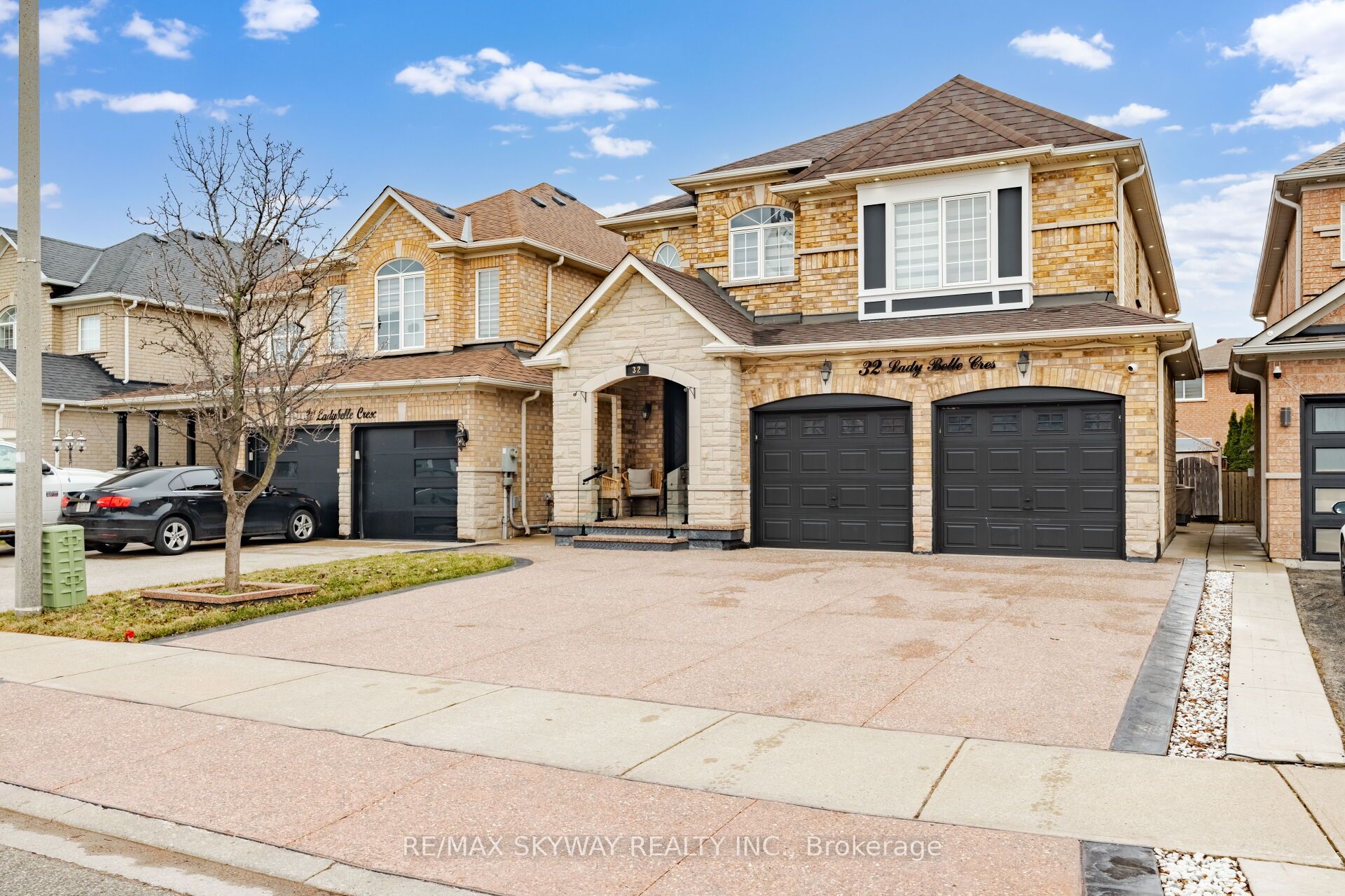 32 Lady Belle Crescent