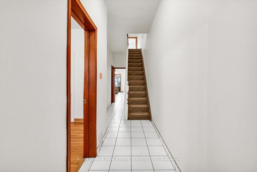 Photo of 215 Clinton Street, Toronto, ON M6G 2Y4 (MLS # C13150742)