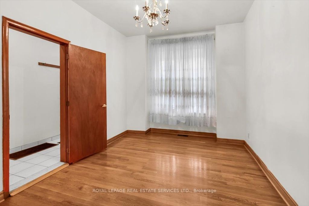 Photo of 215 Clinton Street, Toronto, ON M6G 2Y4 (MLS # C13150742)