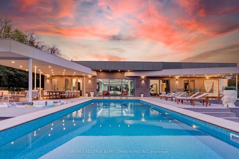 23 Hunters Glen Road Aurora ON L4G 6W4