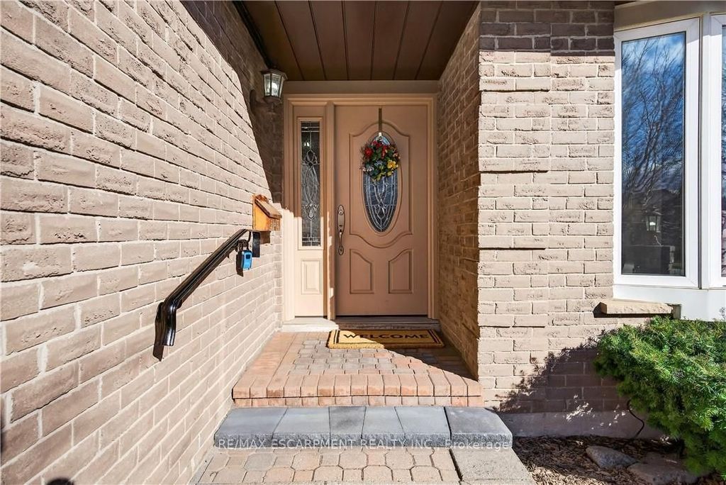 Photo of 2378 Arnold Crescent, Burlington, ON L7P 4G3 (MLS # W12882940)