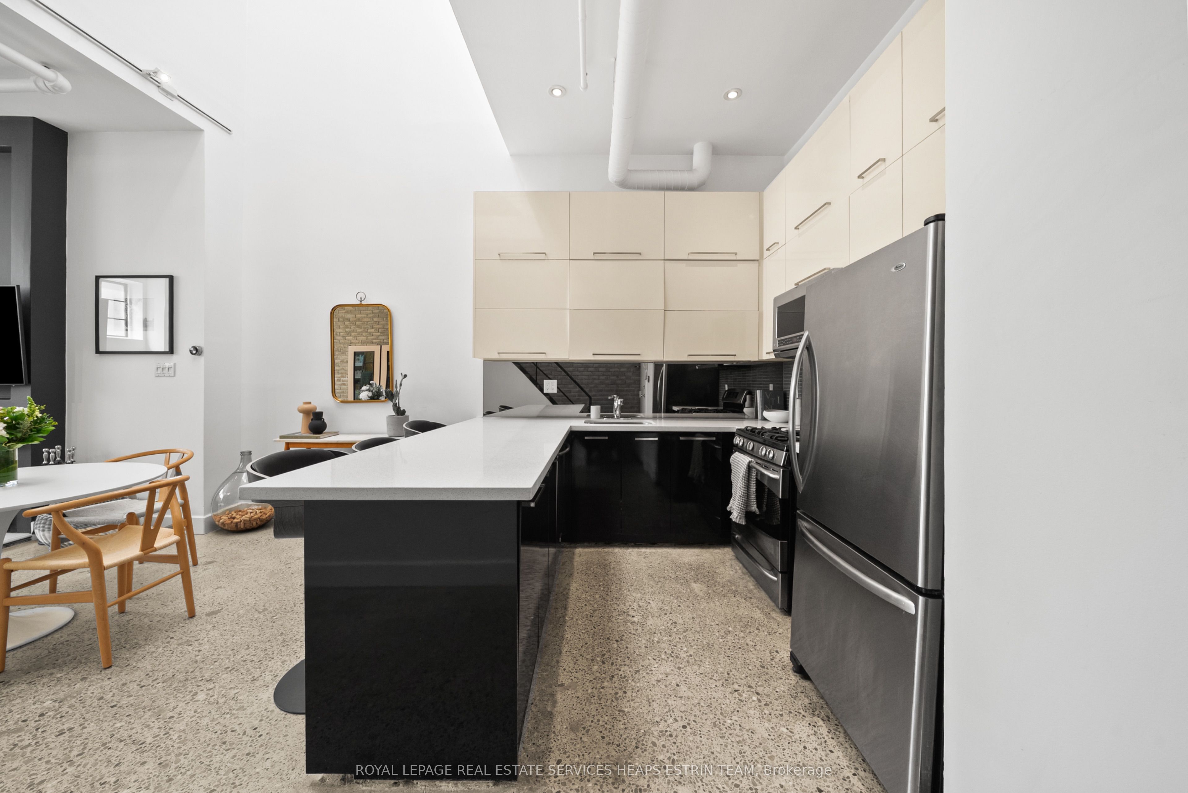 6 Bartlett Avenue 6