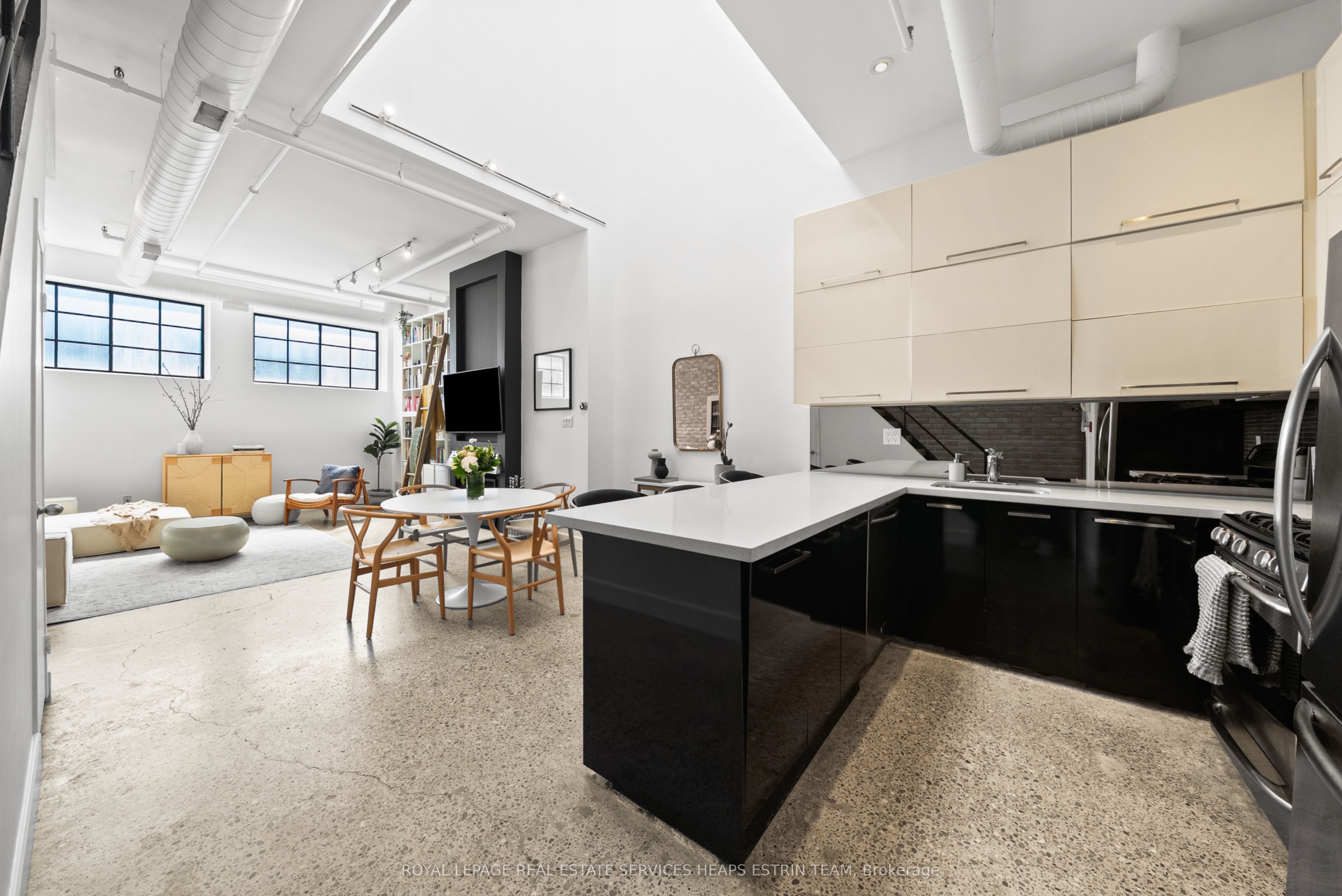 6 Bartlett Avenue 6