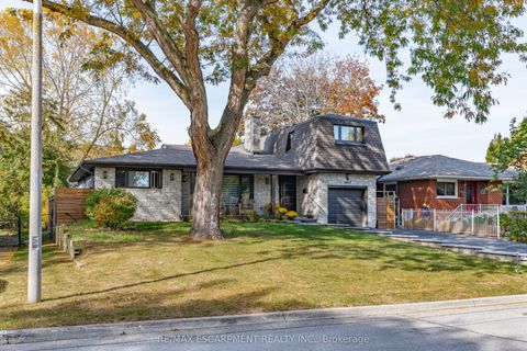 4017 Grapehill Avenue Burlington ON L7L 1R1