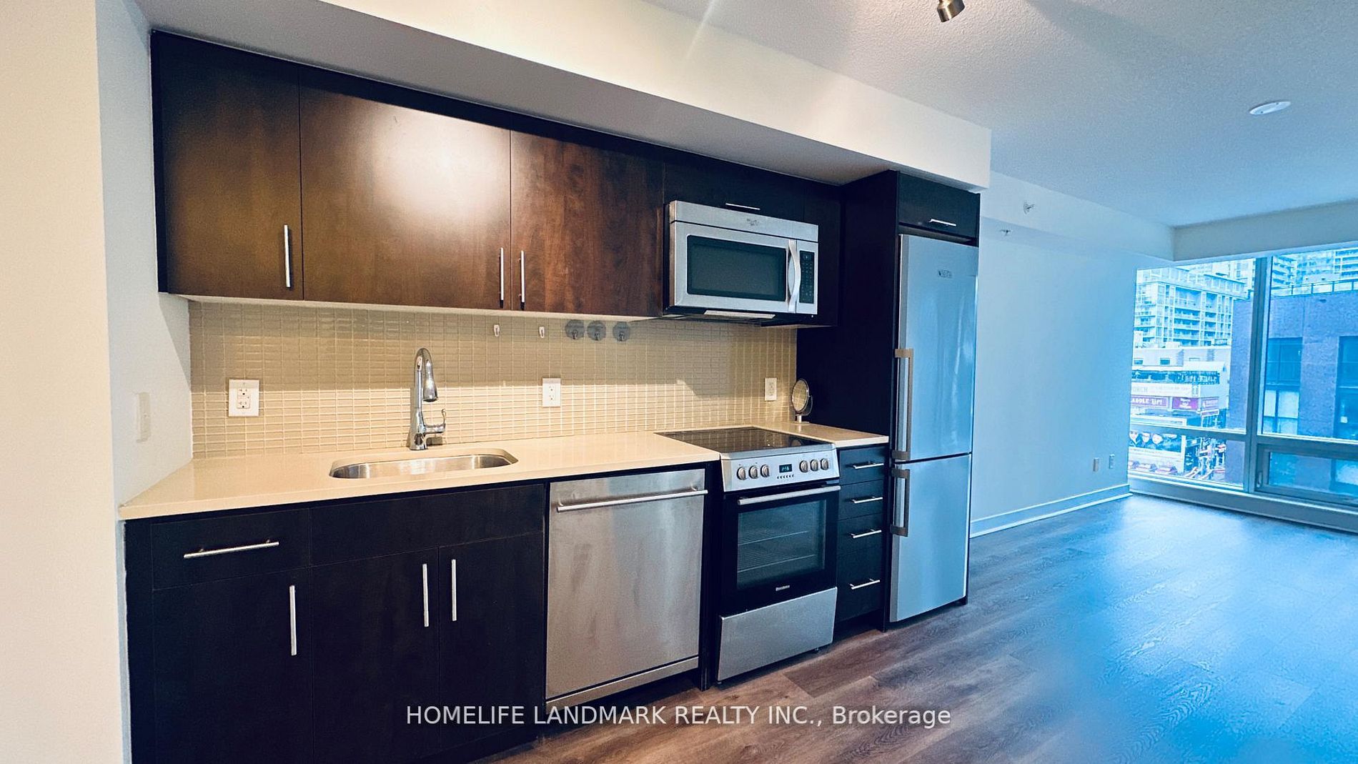 295 Adelaide Street W 605