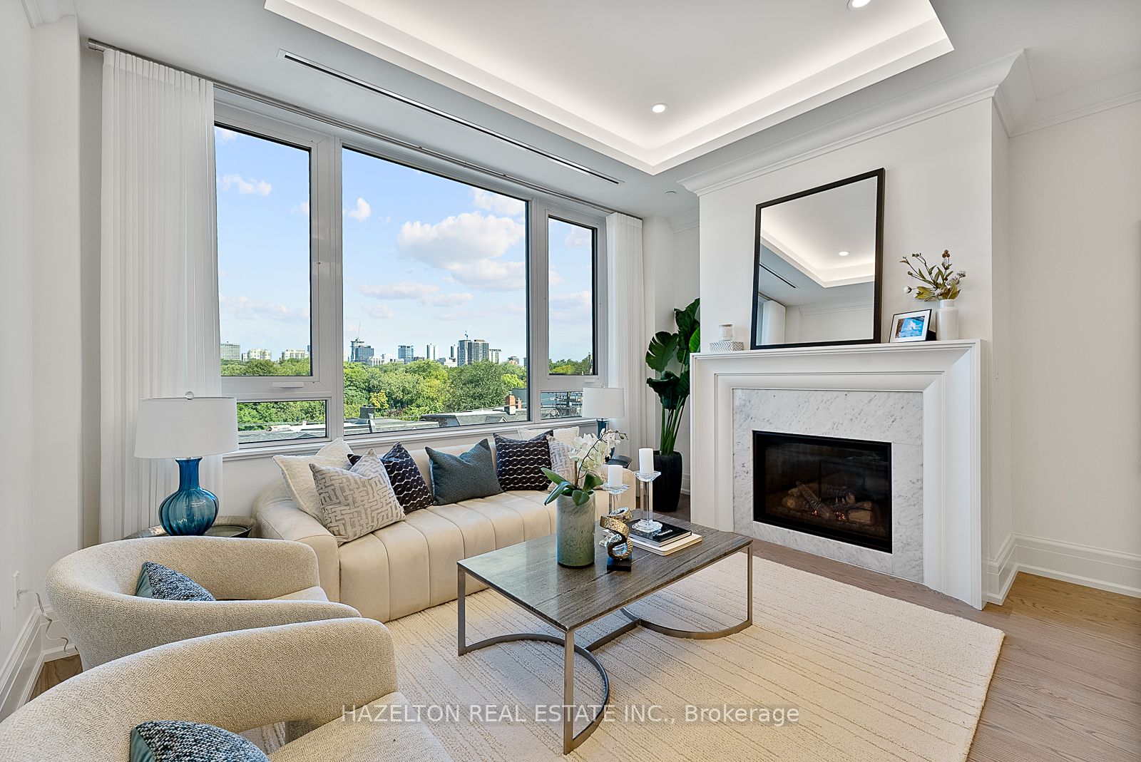 128 Hazelton Avenue 404