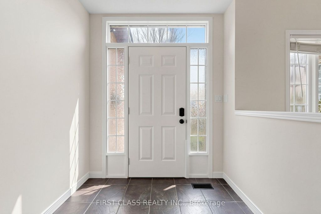 Photo of 11 Diamond Court, Hamilton, ON L9C 7V5 (MLS # X13028152)