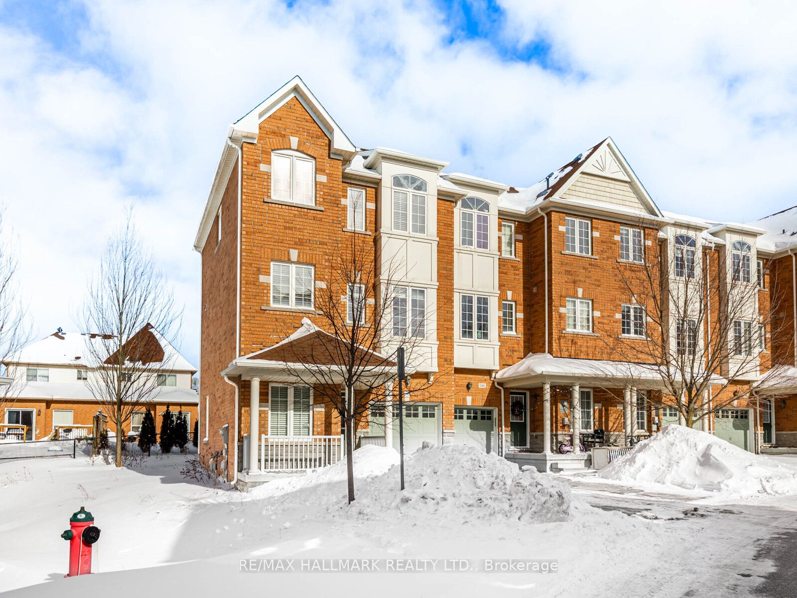 15 Old Colony Road 102