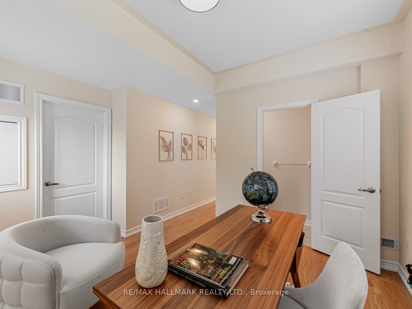 15 Old Colony Road 102