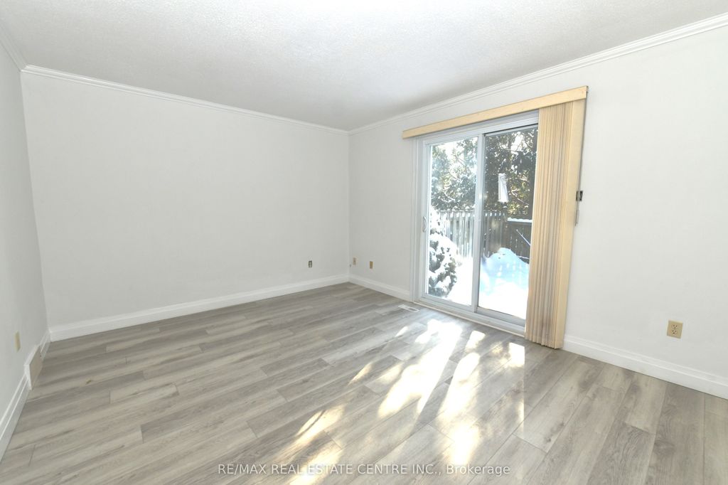 Photo of 1247 Huron Street #111, London East, ON N5Y 4X7 (MLS # X12458071)