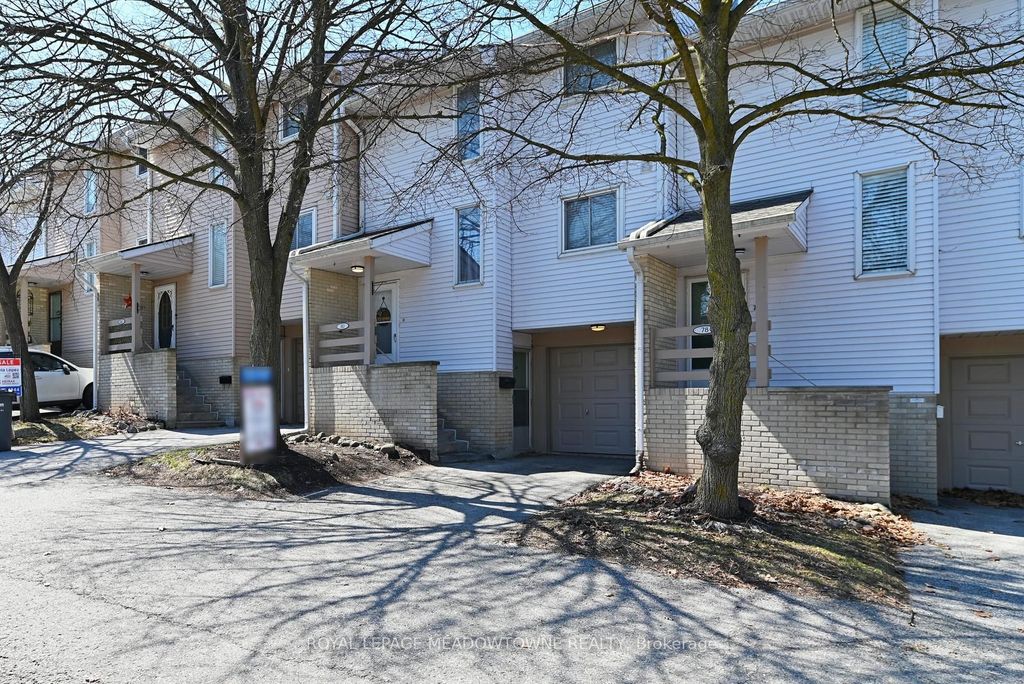Photo of 80 Lynden Circle #74, Halton Hills, ON L7G 4Y8 (MLS # W12974582)