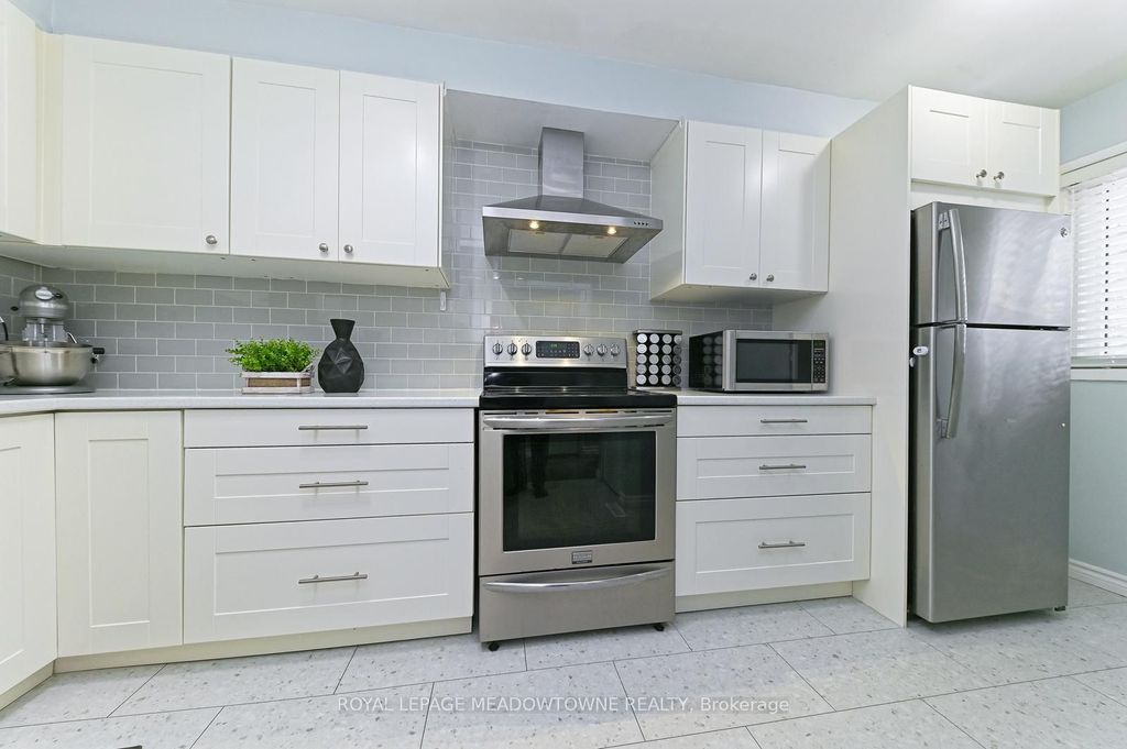 Photo of 80 Lynden Circle #74, Halton Hills, ON L7G 4Y8 (MLS # W12974582)