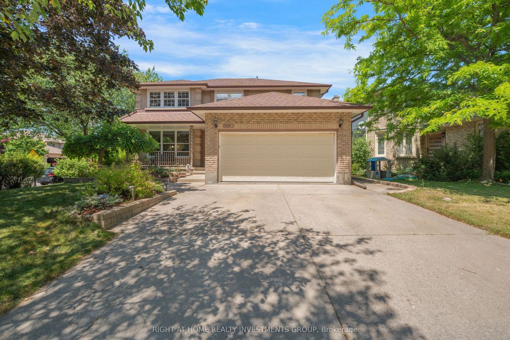 Photo of 660 Whistler Drive N, Oshawa, ON L1J 7N7 (MLS # E12426162)