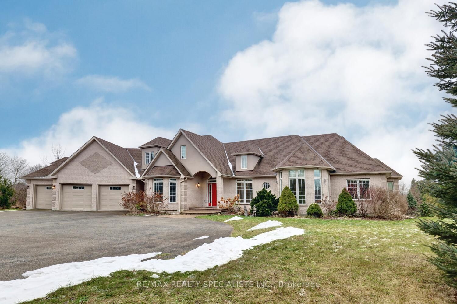 7 Deer Run Crescent