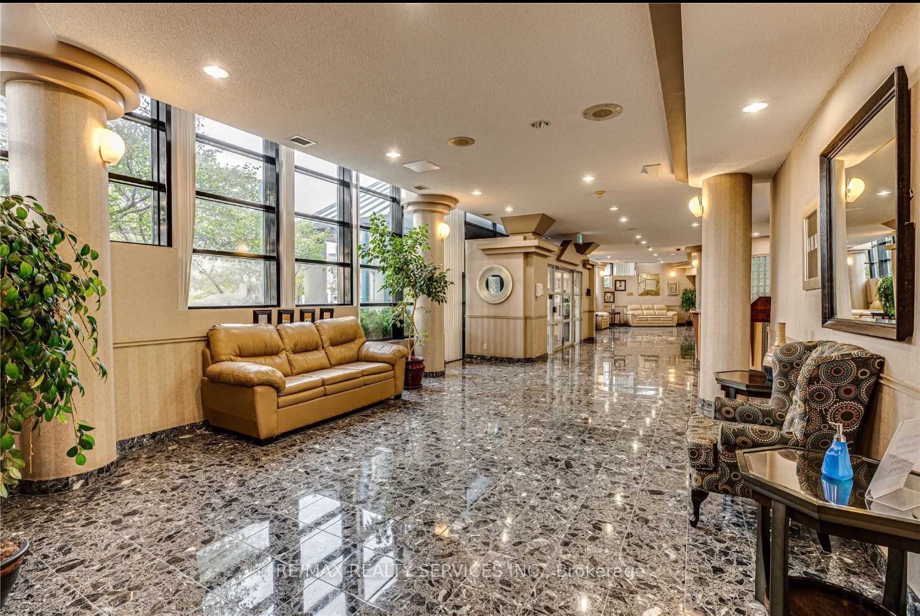 25 Trailwood Drive 502