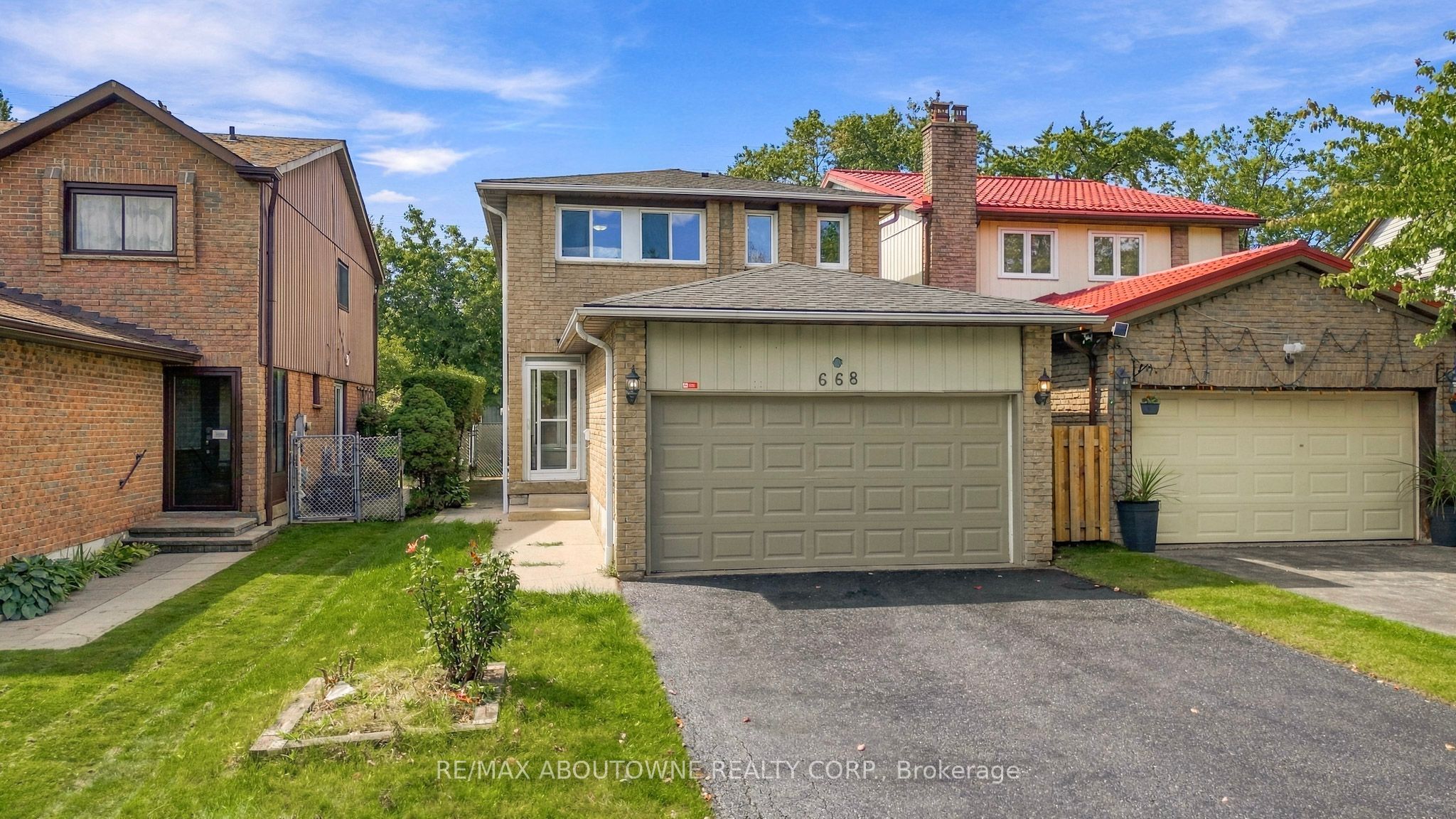 668 Greycedar Crescent