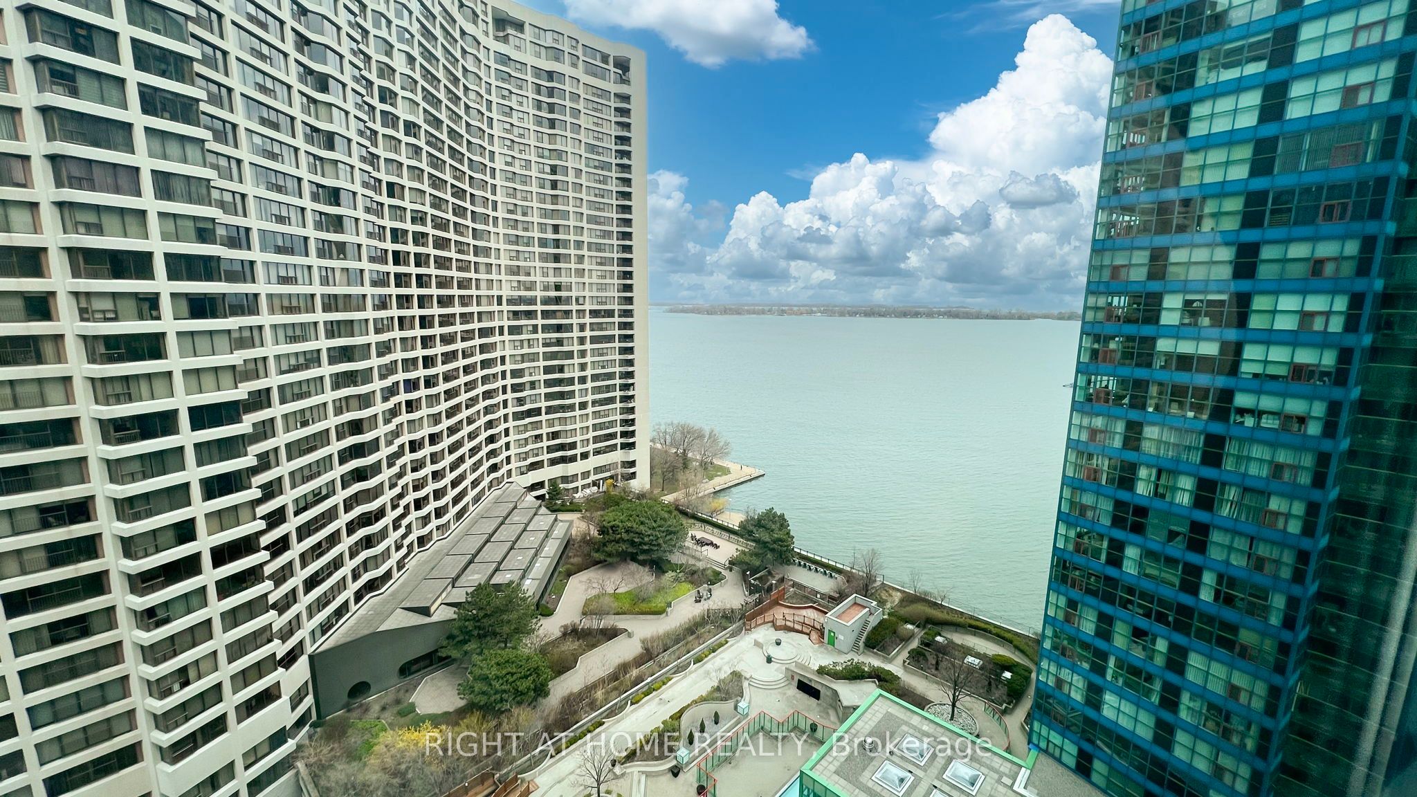 77 Harbour Square 2306