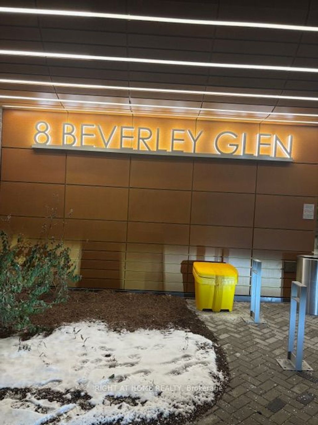 Photo of 8 Beverley Glen Boulevard #C0511, Vaughan, ON L4J 8N8 (MLS # N12644910)