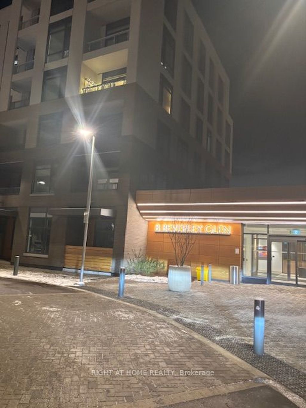 Photo of 8 Beverley Glen Boulevard #C0511, Vaughan, ON L4J 8N8 (MLS # N12644910)