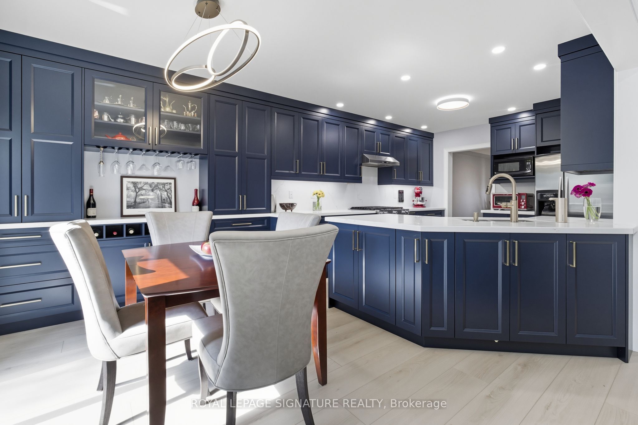2105 Newell Crescent
