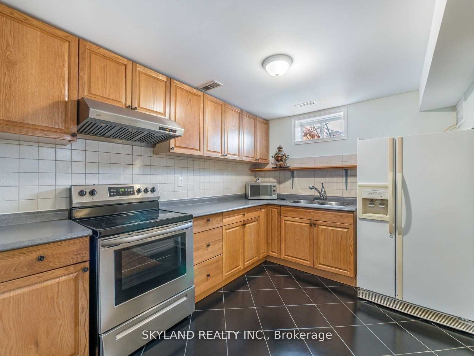 384 Spruce Grove Crescent Bsmt