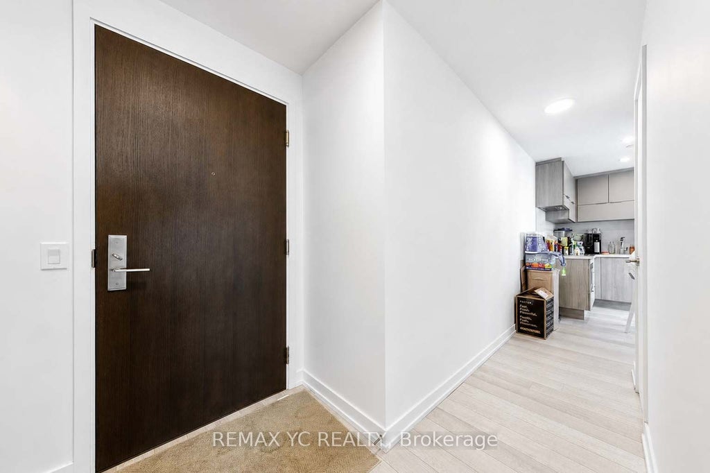 Photo of 39 Roehampton Avenue #3708, Toronto, ON M4P 0G1 (MLS # C13658074)