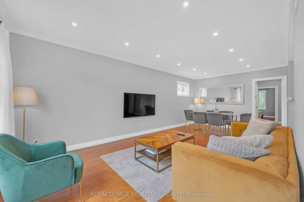 Photo of 118 Rexleigh Drive, Toronto, ON M4B 2N3 (MLS # E13683676)