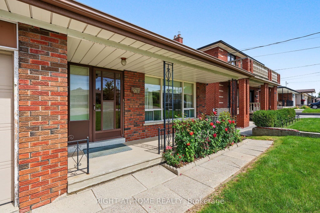 Photo of 84 Raven Road, Toronto, ON M6L 2A7 (MLS # W13699802)