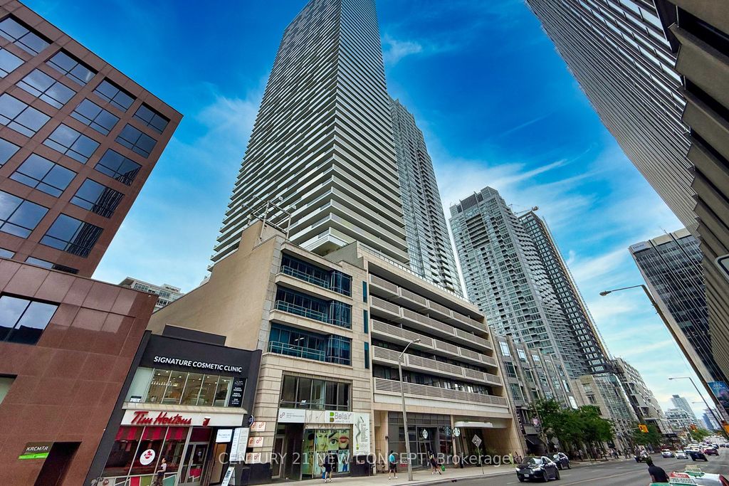 Photo of 2221 Yonge Street #3906, Toronto, ON M4S 0B8 (MLS # C12444407)