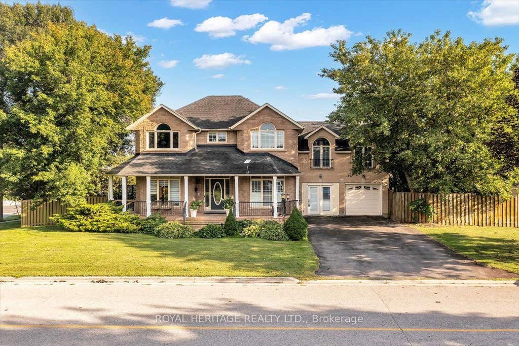 Photo of 828 Wildflower Court, Oshawa, ON L1G 7Z4 (MLS # E13712166)