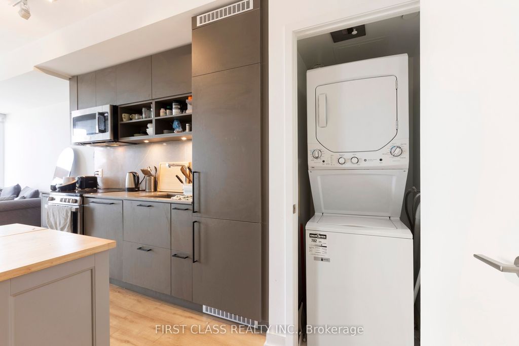 Photo of 135 East Liberty Street #2606, Toronto, ON M6K 0G7 (MLS # C12410071)