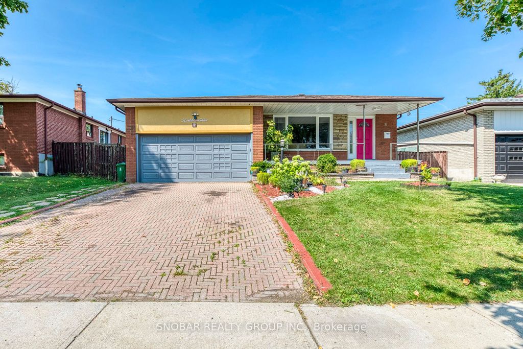 Photo of 5 Earldown Drive, Toronto, ON M9R 2L4 (MLS # W12401638)