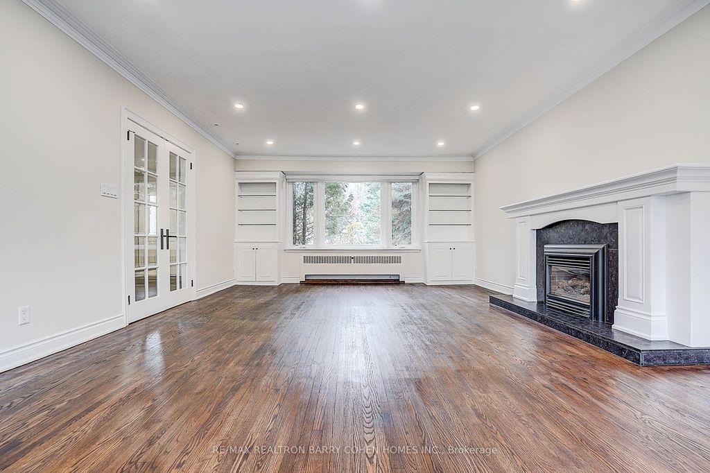 Photo of 19 Lower Links Road, Toronto, ON M2P 1H5 (MLS # C12883288)