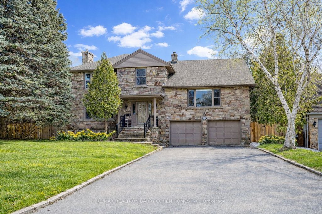 Photo of 19 Lower Links Road, Toronto, ON M2P 1H5 (MLS # C12883288)