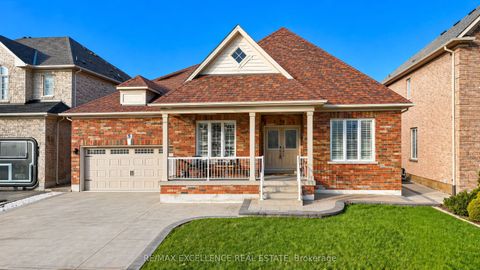 5 Castlegate Boulevard Brampton ON L6P 2L4
