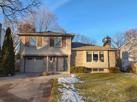 12 Courtham Avenue Markham ON L3T 1G3