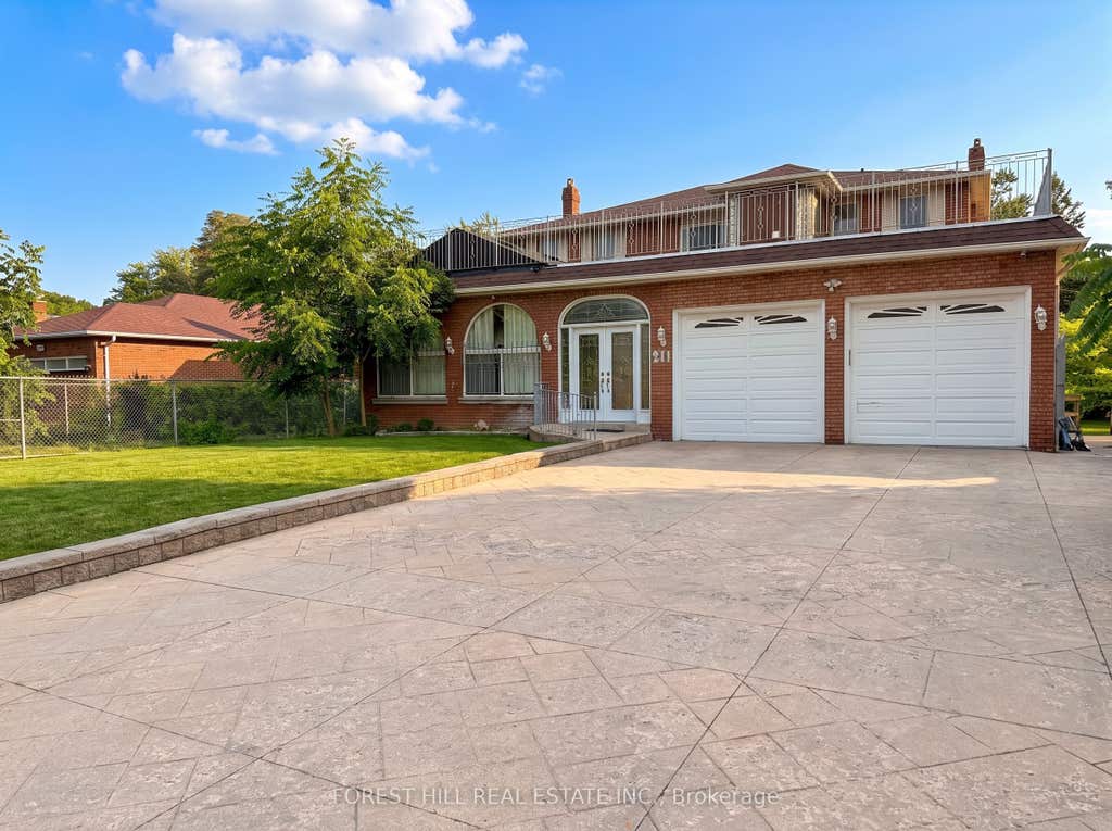 Photo of 211 Carrville Road, Richmond Hill, ON L4C 6E4 (MLS # N13652404)