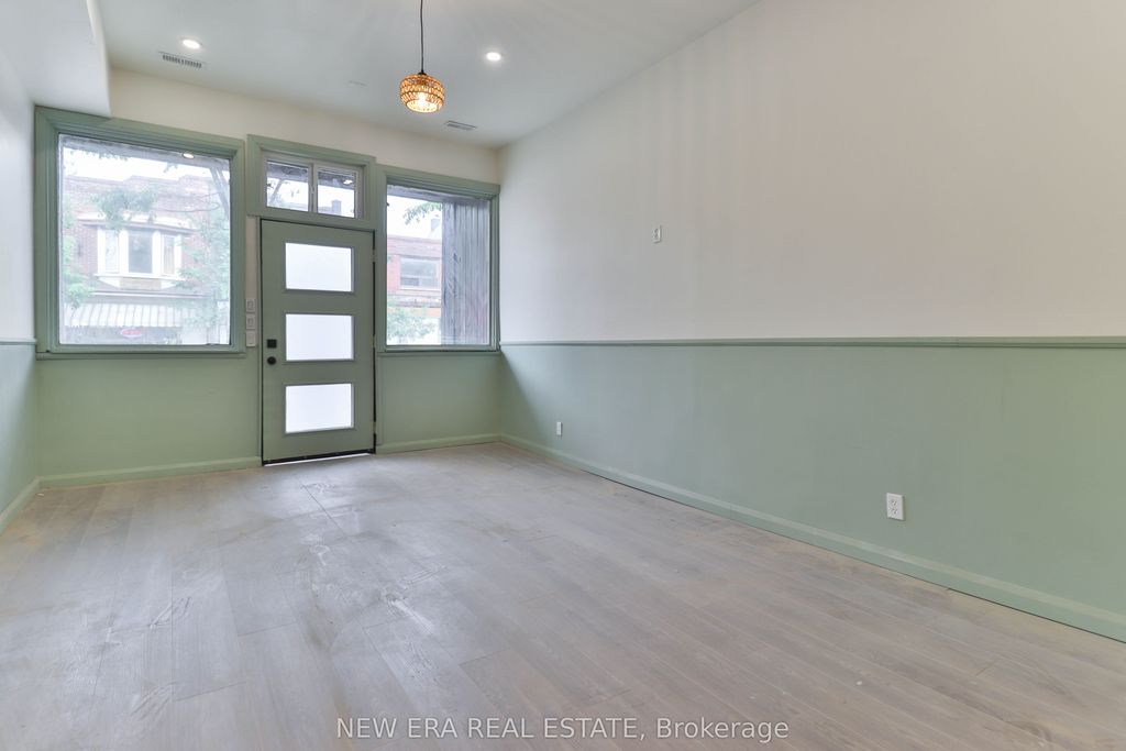 Photo of 990 Dovercourt Road, Toronto, ON M6H 2X5 (MLS # W12369230)