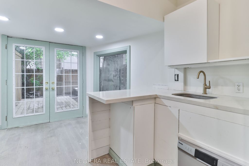 Photo of 990 Dovercourt Road, Toronto, ON M6H 2X5 (MLS # W12369230)