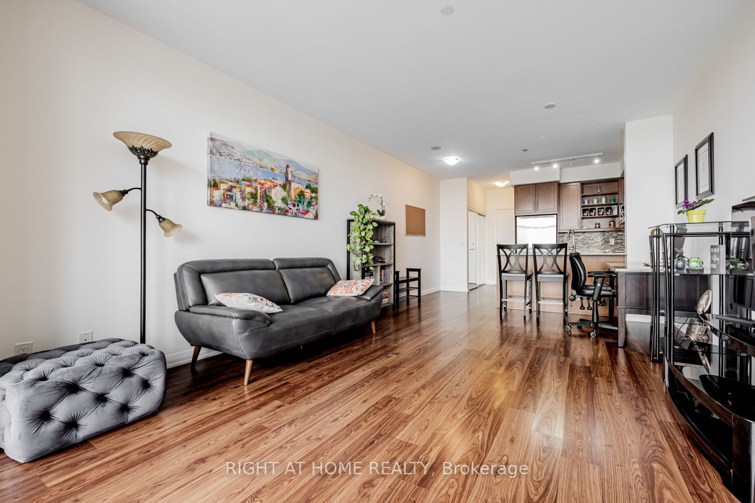 65 Oneida Crescent 1010